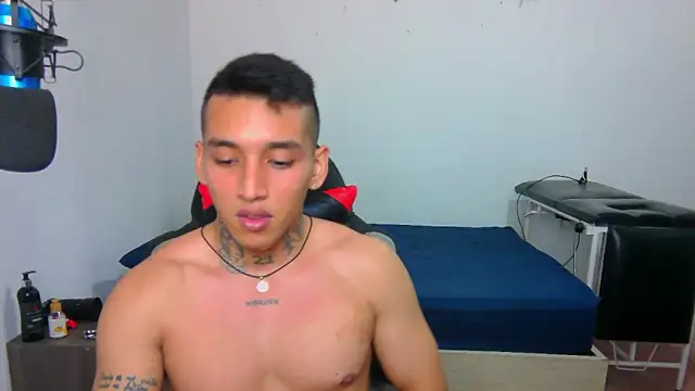 Snapshot of David_Adams2003 chatting on 01-16-25, 02:19 David Adams2003 online show from 01-16-25, 02:19