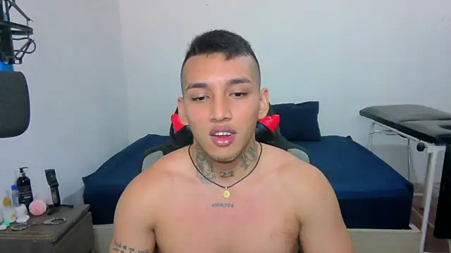 Snapshot of David_Adams2003 chatting on 01-24-25, 01:57 David Adams2003 online show from 01-24-25, 01:57