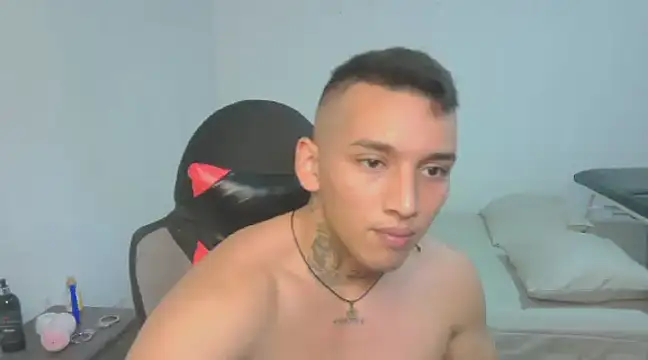 Snapshot of David_Adams2003 chatting on 02-05-25, 06:15 David Adams2003 online show from 02-05-25, 06:15