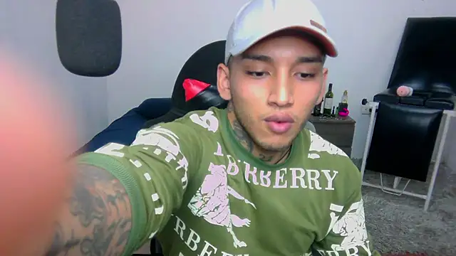 Snapshot of David_Adams2003 chatting on 02-27-25, 01:49 David Adams2003 online show from 02-27-25, 01:49