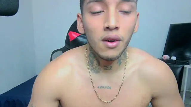 Snapshot of David_Adams2003 chatting on 02-28-25, 02:20 David Adams2003 online show from 02-28-25, 02:20