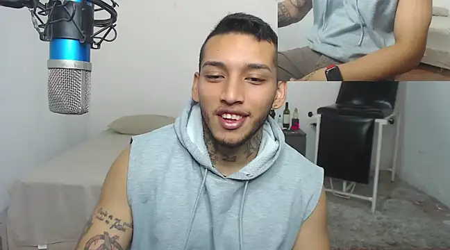 Snapshot of David_Adams2003 chatting on 03-12-25, 02:01 David Adams2003 online show from 03-12-25, 02:01