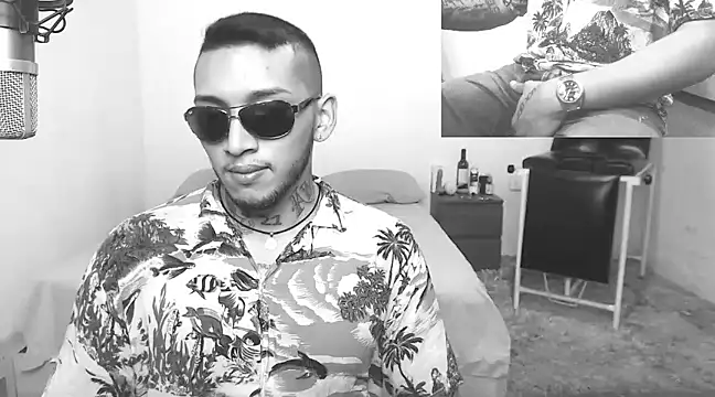 Snapshot of David_Adams2003 chatting on 03-15-25, 02:01 David Adams2003 online show from 03-15-25, 02:01