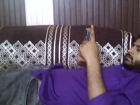 Snapshot of indihotguy chatting on 04-18-26, 08:09 indihotguy online show from 04-18-26, 08:09
