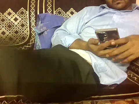 Snapshot of indihotguy chatting on 05-11-26, 02:45 indihotguy online show from 05-11-26, 02:45