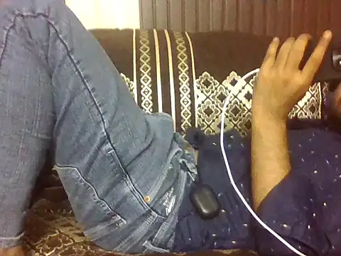 Snapshot of indihotguy chatting on 05-14-26, 11:50 indihotguy online show from 05-14-26, 11:50