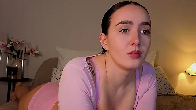 KimKhallifa online show from 03-09-26, 03:54