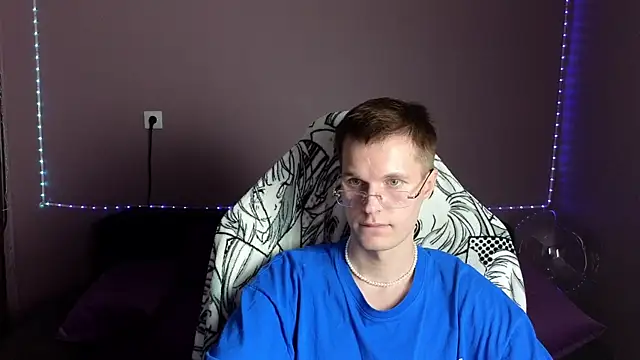 Leonnextdoor online show from 12-29-24, 10:45