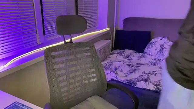 Snapshot of Leonnextdoor chatting on 02-02-26, 04:38 Leonnextdoor online show from 02-02-26, 04:38