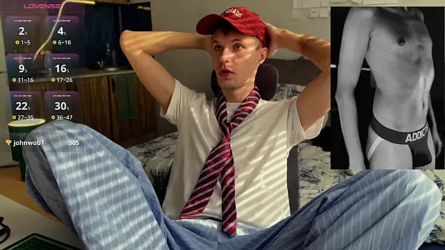 Snapshot of Leonnextdoor chatting on 03-10-26, 08:52 Leonnextdoor online show from 03-10-26, 08:52