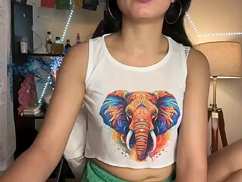 Snapshot of roseofvenom chatting on 03-20-25, 10:18 roseofvenom online show from 03-20-25, 10:18