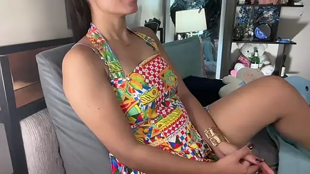 Snapshot of roseofvenom chatting on 10-26-25, 06:36 roseofvenom online show from 10-26-25, 06:36