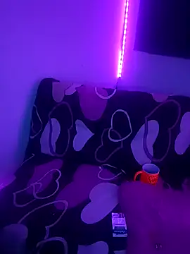 Snapshot of Alexiaysteve chatting on 03-17-25, 04:08 Alexiaysteve online show from 03-17-25, 04:08