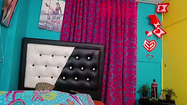 valerie mase online show from 11-04-25, 07:13