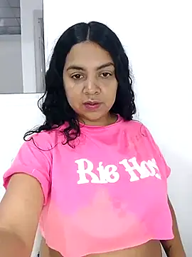 Snapshot of Brendabluee chatting on 02-05-25, 12:49 Brendabluee online show from 02-05-25, 12:49