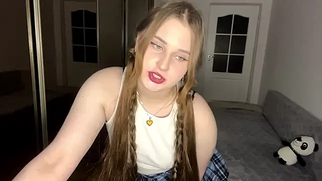 Snapshot of SelinaHope18 chatting on 01-12-25, 10:54 SelinaHope18 online show from 01-12-25, 10:54