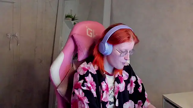 ElizabethHarpper online show from 02-05-26, 08:08