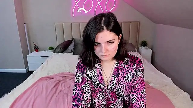 Snapshot of CharlotteMitchell chatting on 12-30-24, 01:04 CharlotteMitchell online show from 12-30-24, 01:04