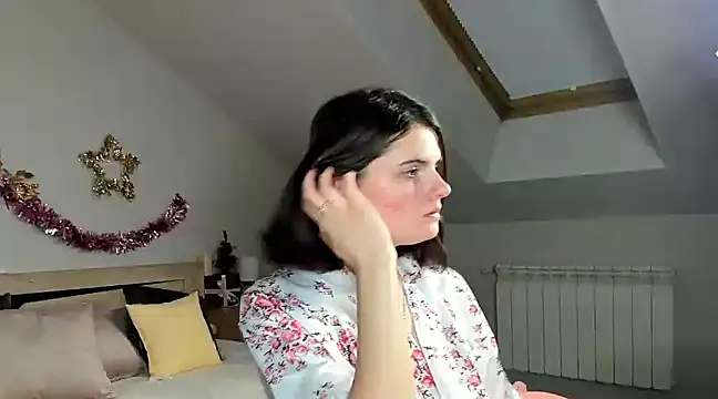 Snapshot of CharlotteMitchell chatting on 01-09-25, 11:03 CharlotteMitchell online show from 01-09-25, 11:03