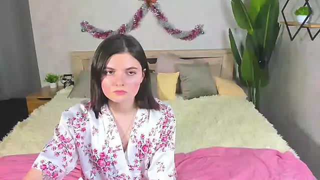 Snapshot of CharlotteMitchell chatting on 01-11-25, 11:45 CharlotteMitchell online show from 01-11-25, 11:45
