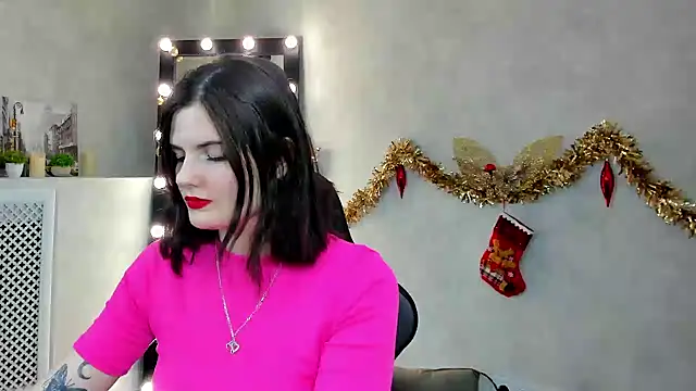 Snapshot of CharlotteMitchell chatting on 01-21-25, 08:41 CharlotteMitchell online show from 01-21-25, 08:41