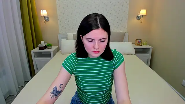 Snapshot of CharlotteMitchell chatting on 02-05-25, 07:07 CharlotteMitchell online show from 02-05-25, 07:07
