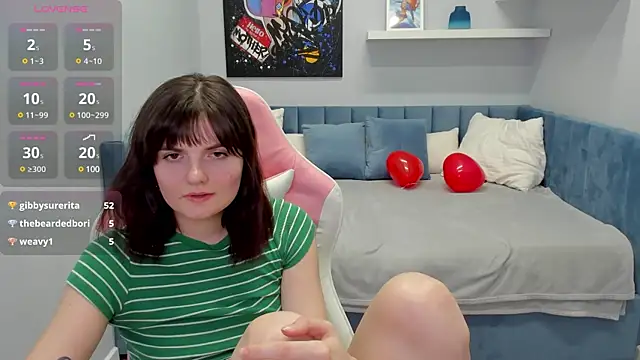 Snapshot of CharlotteMitchell chatting on 02-17-25, 01:53 CharlotteMitchell online show from 02-17-25, 01:53