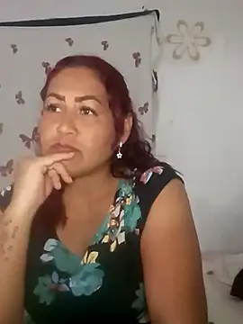 Snapshot of Abigail_BigTits chatting on 01-06-25, 02:58 Abigail BigTits online show from 01-06-25, 02:58