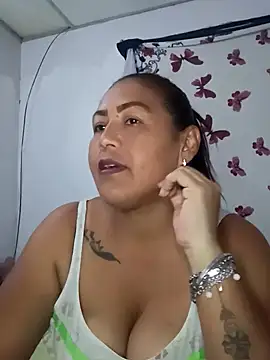 Snapshot of Abigail_BigTits chatting on 03-22-25, 01:54 Abigail BigTits online show from 03-22-25, 01:54