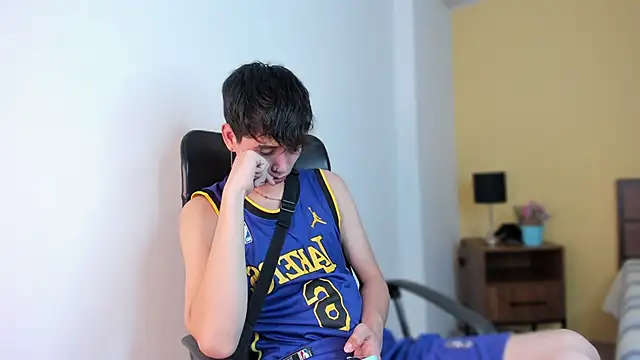 Snapshot of Brian-Ausslos chatting on 12-30-24, 04:42 Brian-Ausslos online show from 12-30-24, 04:42