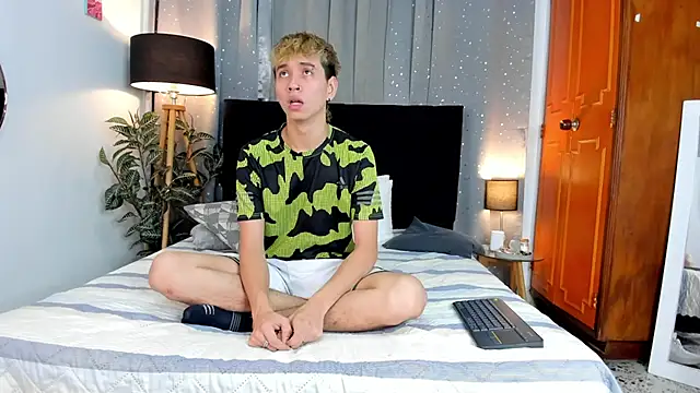 Snapshot of Brian-Ausslos chatting on 02-14-25, 06:02 Brian-Ausslos online show from 02-14-25, 06:02