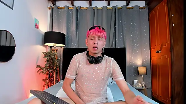 Snapshot of Brian-Ausslos chatting on 03-11-25, 07:48 Brian-Ausslos online show from 03-11-25, 07:48