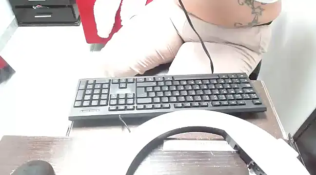 Snapshot of brittanysexhot chatting on 02-27-25, 05:47 brittanysexhot online show from 02-27-25, 05:47