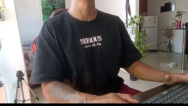 Snapshot of Adam_Valenciia chatting on 05-20-26, 02:34 Adam Valenciia online show from 05-20-26, 02:34