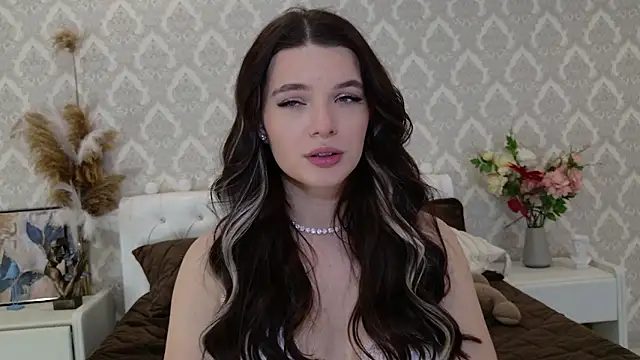 Snapshot of Nellie_Medina chatting on 02-07-25, 01:04 Nellie Medina online show from 02-07-25, 01:04