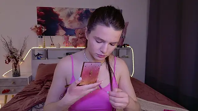 Nellie Medina online show from 03-17-26, 05:16