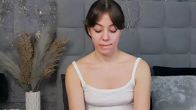 Snapshot of TheEmma chatting on 01-23-25, 05:31 TheEmma online show from 01-23-25, 05:31