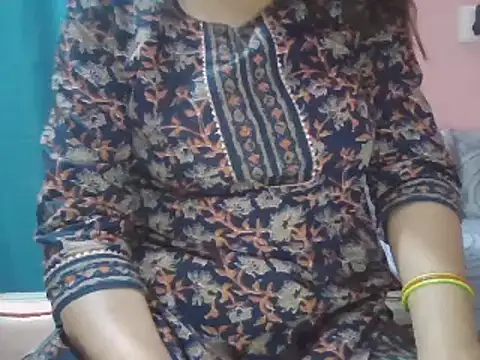 Hot-shanvi online show from 03-18-25, 01:32