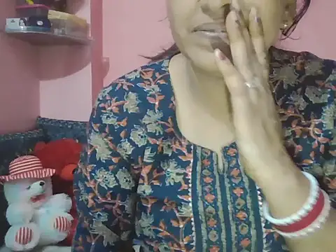 Hot-shanvi online show from 10-18-25, 01:41