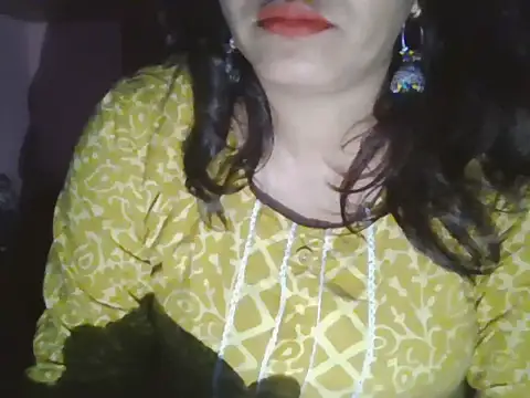 Snapshot of Hot-shanvi chatting on 04-18-26, 05:39 Hot-shanvi online show from 04-18-26, 05:39