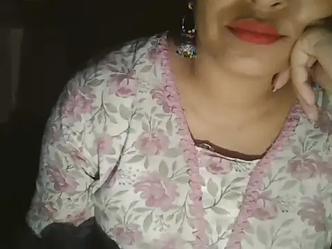 Snapshot of Hot-shanvi chatting on 04-19-26, 05:34 Hot-shanvi online show from 04-19-26, 05:34