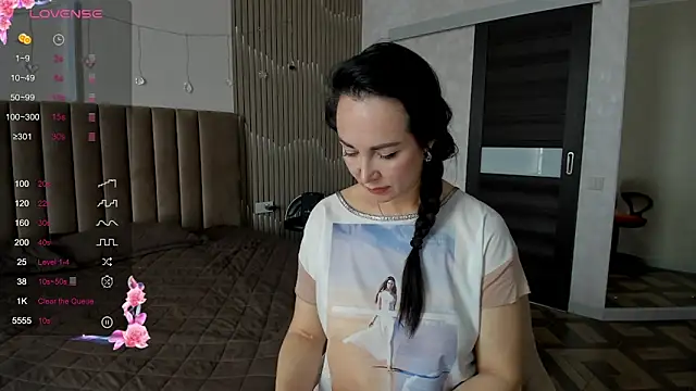 Snapshot of Monica_Weiss chatting on 02-15-26, 11:08 Monica Weiss online show from 02-15-26, 11:08