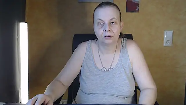 Sweet Phoenix online show from 10-04-25, 07:17