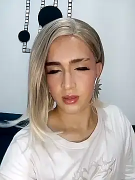 Lian Noath online show from 02-03-25, 01:41