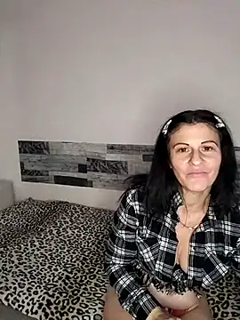 Snapshot of SEXYMIKY87 chatting on 02-17-25, 01:32 SEXYMIKY87 online show from 02-17-25, 01:32