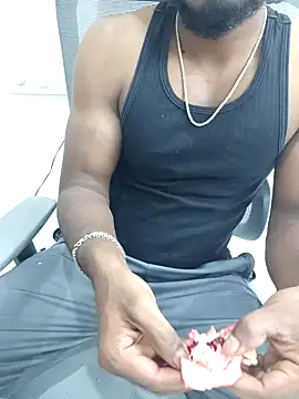 hot boy dic online show from 11-19-25, 03:12