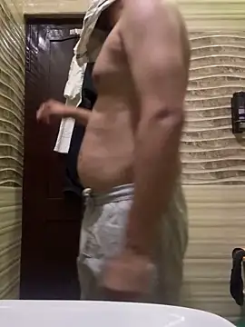 Snapshot of skyisthelimit12 chatting on 02-27-25, 01:38 skyisthelimit12 online show from 02-27-25, 01:38