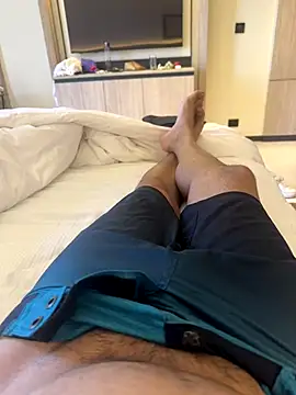 Snapshot of skyisthelimit12 chatting on 10-26-25, 06:08 skyisthelimit12 online show from 10-26-25, 06:08