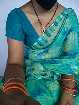 lovelygirl4567 online show from 03-12-26, 06:19