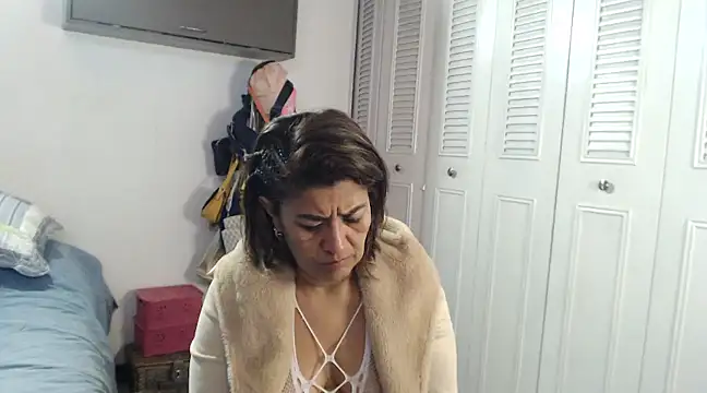 CamilaLix online show from 01-31-25, 05:09